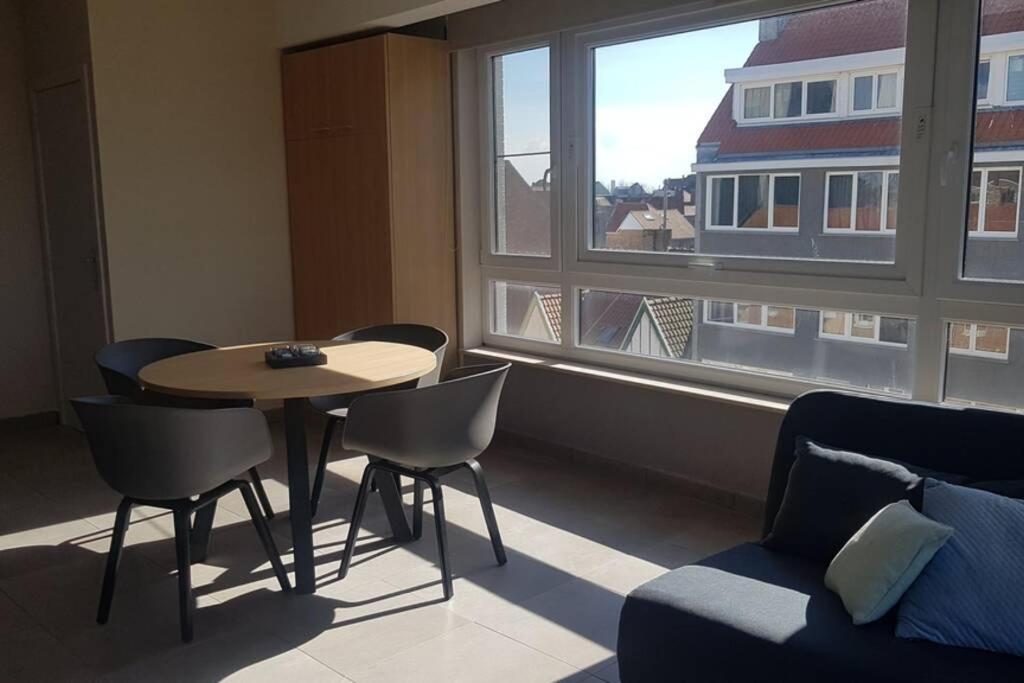Oostende Studio Voor 2 Of 3 Pers Met Zeezicht Exterior foto